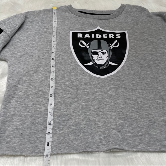 Women’s NWT NFL Raiders cropped sweatshirt - Picture 4 of 8